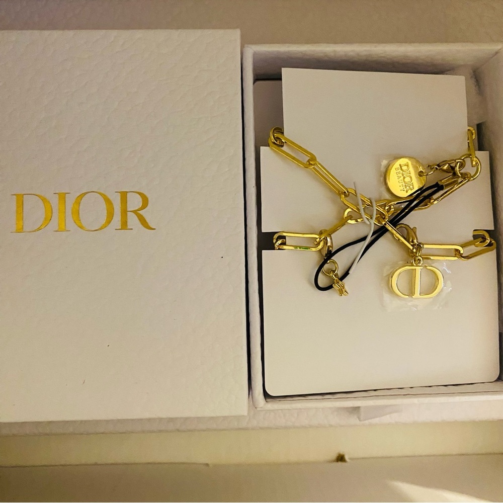 Dior CD and Star charm phone chain/ can be DIY necklace / bracelet - Picture 10 of 12